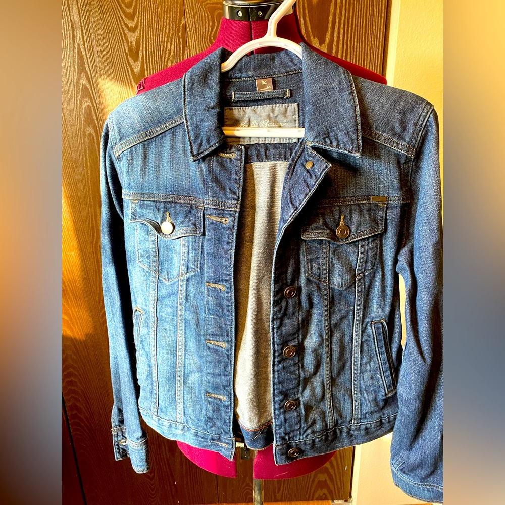 Eddie Bauer women’s jean jacket M